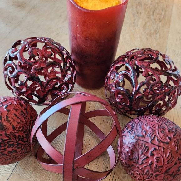 Christams Decor Bundle...Red - Picture 2 of 3